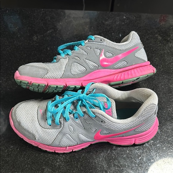 Nike Revolution 2 Women's Size US 8.5 Gray and Pink Sneakers Blue Laces - Picture 6 of 7